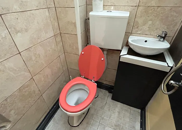 Budget By Hr * 布加勒斯特